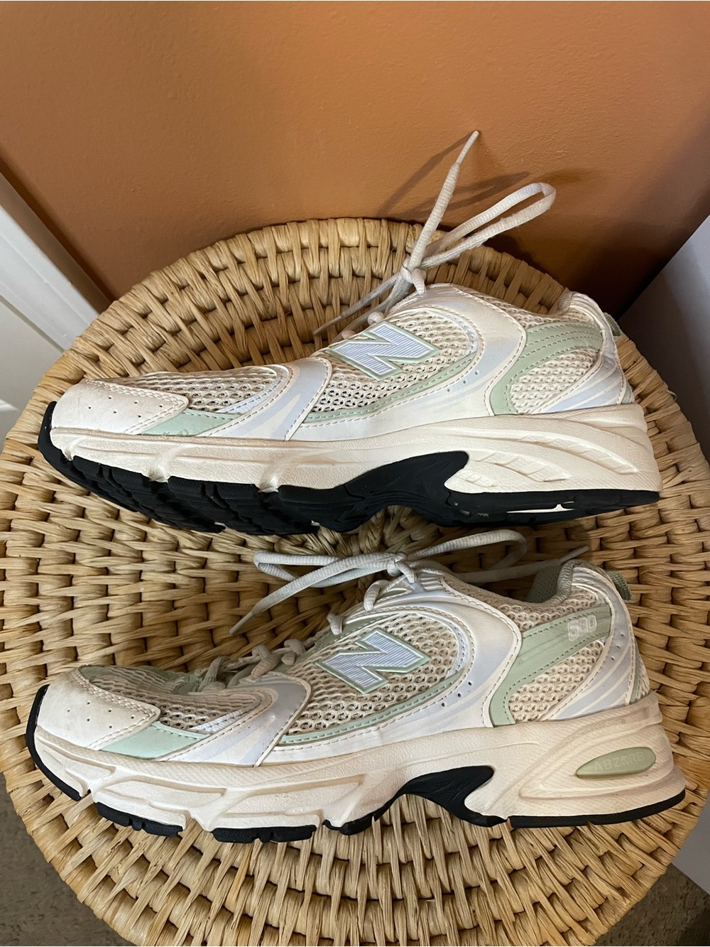 New Balance 530 Sneakers in Sea Salt/Ice Blue/Silver Moss Women’s Size 9 - Picture 9 of 11